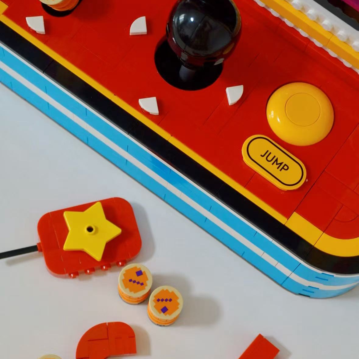 1371 pezzi di mattoncini per c - Retro Gaming Lego recensione e prezzo